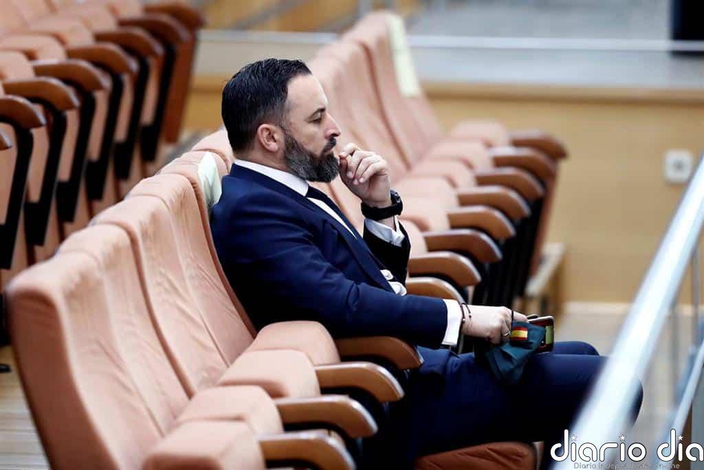 Abascal confirma la disposión de Vox a apoyar al PP en Galicia: "Feijóo necesita vigilancia"