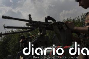 Al menos 14 miembros de las fuerzas afganas muertos en un ataque talibán pese al alto el fuego