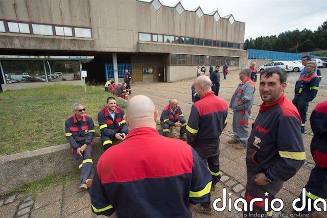 Alcoa anuncia el despido de 534 empleados de su planta de aluminio de San Cibrao (Lugo) La ministra de Industria en funciones, Reyes Maroto y el presidente de la Xunta de Galicia, Alberto Núñez Feijoó, visitan el complejo de Alcoa en San Cibrao