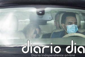 Ana Obregón y Alessandro Lequio regresan a casa, arropados por los suyos, tras el último adiós a Álex Lequio