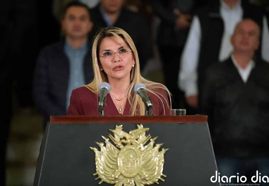 Áñez promete "corregir con firmeza lo que se haya hecho mal" tras el escándalo por las compras médicas