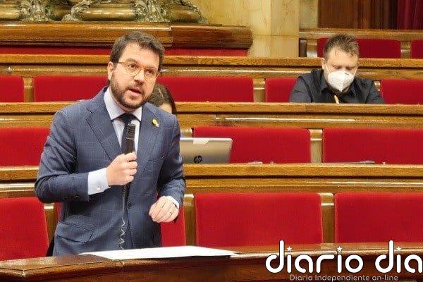 Aragonès sobre el pacto de ERC y el Ejecutivo sobre la alarma: "No es un acuerdo entre gobiernos" El vicepresidente del Govern, Pere Aragonès, interviene en el pleno del Parlament del 21 de mayo.