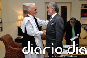 Ashraf Ghani y Abdulá Abdulá firman en Kabul el acuerdo para un gobierno de unidad nacional afgano