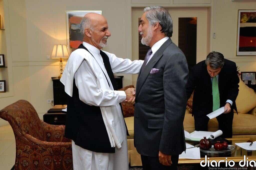 Ashraf Ghani y Abdulá Abdulá firman en Kabul el acuerdo para un gobierno de unidad nacional afgano