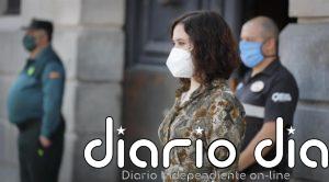 Ayuso pide a Sánchez abrir los centros comerciales, la vuelta escalonada a las empresas y flexibilizar horario de paseos