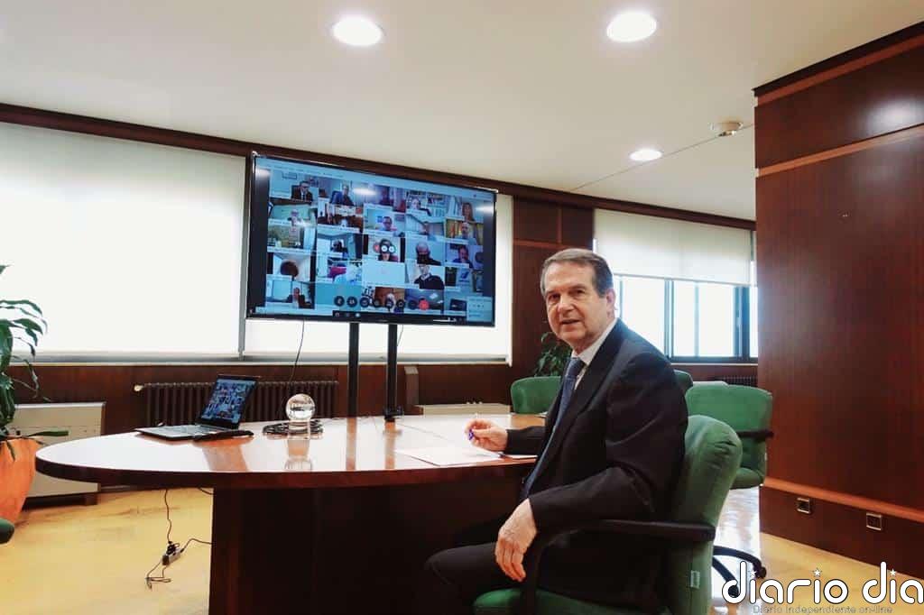 Caballero (FEMP) carga contra las CCAA por "quedarse" los fondos sociales del Gobierno: "El gasto es municipal"