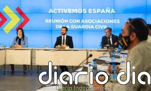 Casado denuncia ante asociaciones de la Guardia Civil las "injerencias" del Gobierno: "Es una caza de brujas"