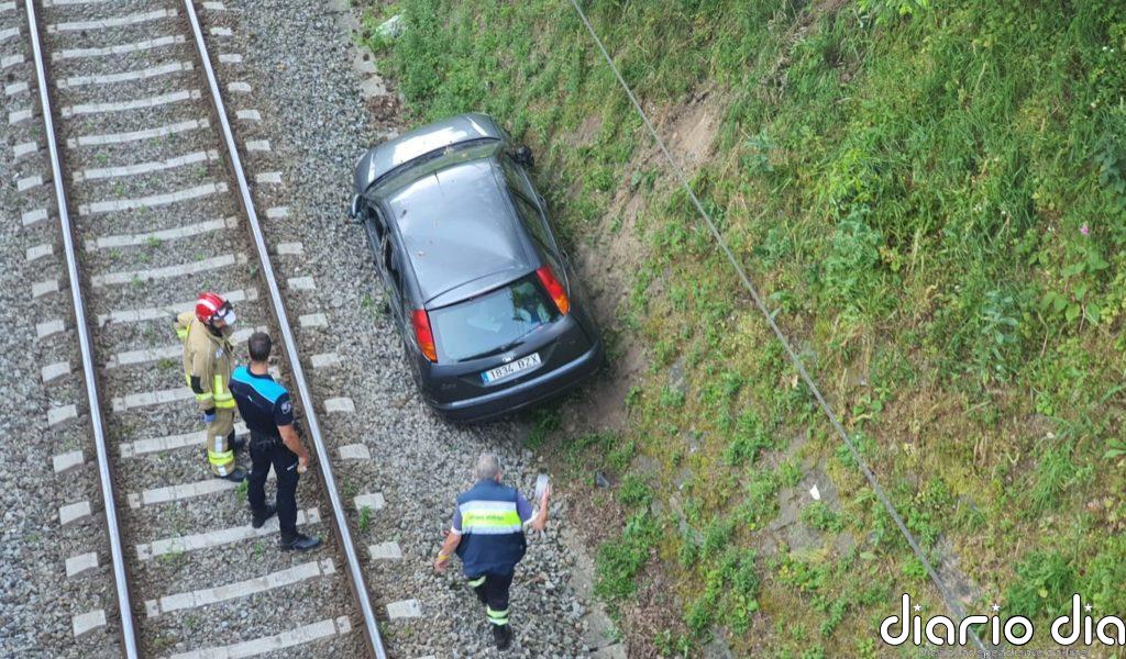 coche-accidente-via-ferrea-redondela