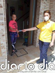 Correos reparte 2.000 mascarillas a niños en Las Cabezas de San Juan (Sevilla) y clasifica 16