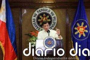 Duterte apoya al alto mando de Policía denunciado por saltarse la cuarentena con su fiesta de cumpleaños