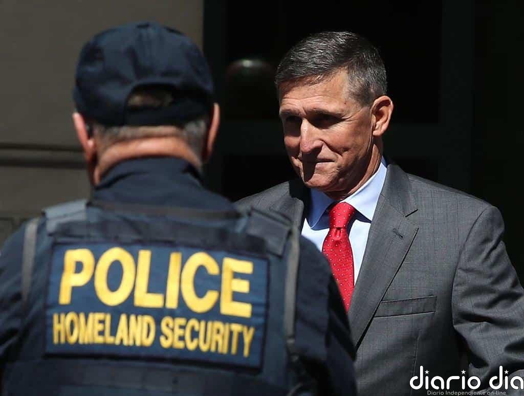 El director del FBI ordena una revisión interna de la investigación de Flynn, exasesor de seguridad de Trump
