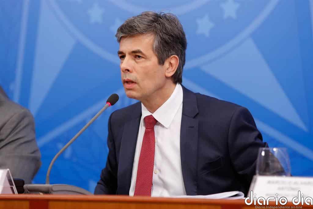 El ex de Salud Nelson Teich confirma que dimitió por "discordancias" con Bolsonaro sobre la cloroquina