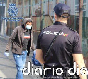 A prisión dos patrones de una patera rescatada en Mojácar (Almería) con 14 personas, que pagaron mil euros por viaje