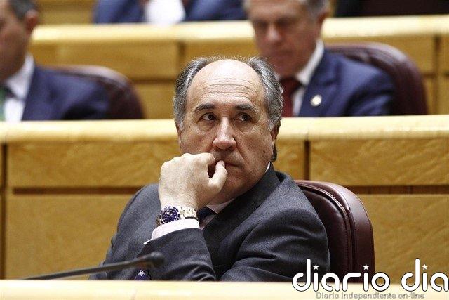 Alcalde de Algeciras (Cádiz) critica al Gobierno por trasladar los migrantes contagiados desde Almería "de noche"