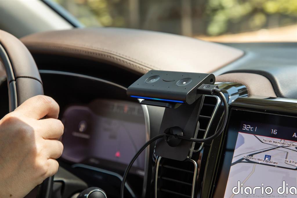 Alexa acompaña a los conductores en sus viajes con Echo Auto, ya disponible en España