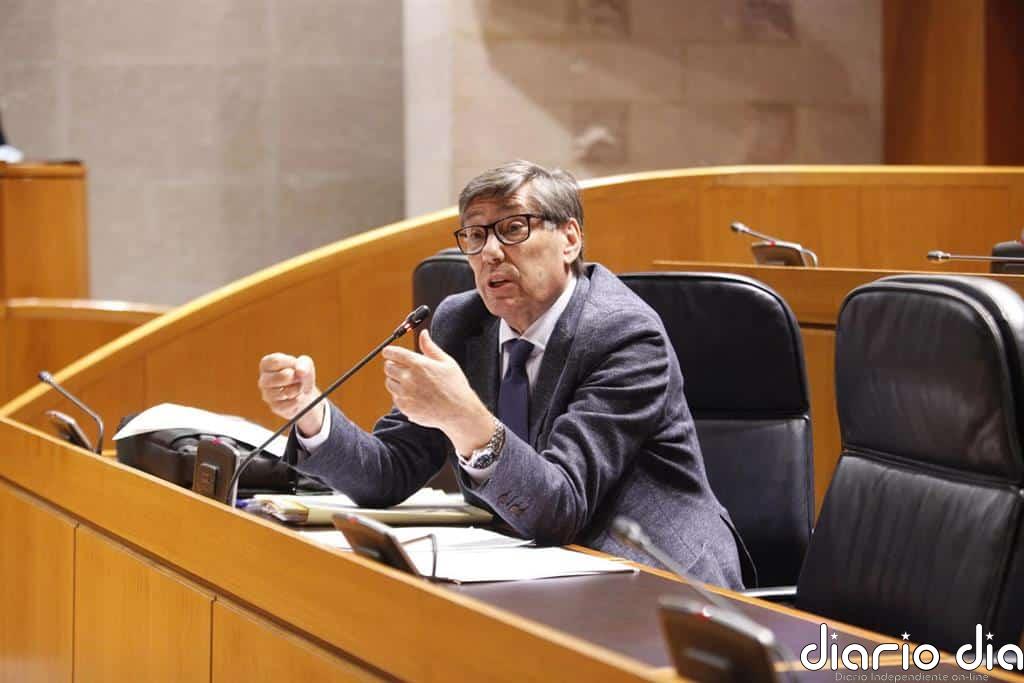 Aliaga no cambiará "ni un ápice" su política industrial porque "está dando éxito" a Aragón