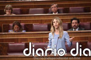 Álvarez de Toledo acepta un "café-debate público" y Calvo dice que eso es "un circo", no un café de dos mujeres normales