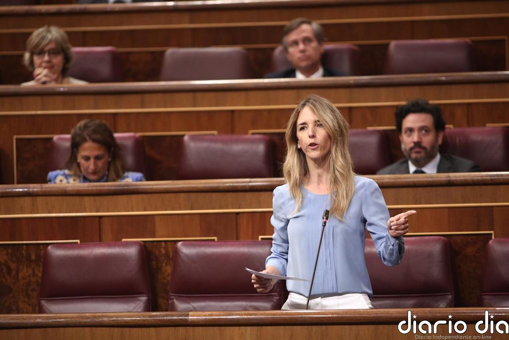 Álvarez de Toledo acepta un "café-debate público" y Calvo dice que eso es "un circo", no un café de dos mujeres normales