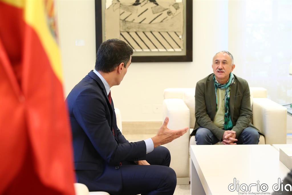 Álvarez (UGT) critica que la Cumbre Empresarial de CEOE pida mucho al Estado pero no pagar más impuestos