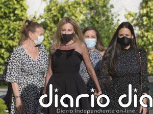 Ana Obregón, derrotada y de riguroso negro, se despide definitivamente de su hijo