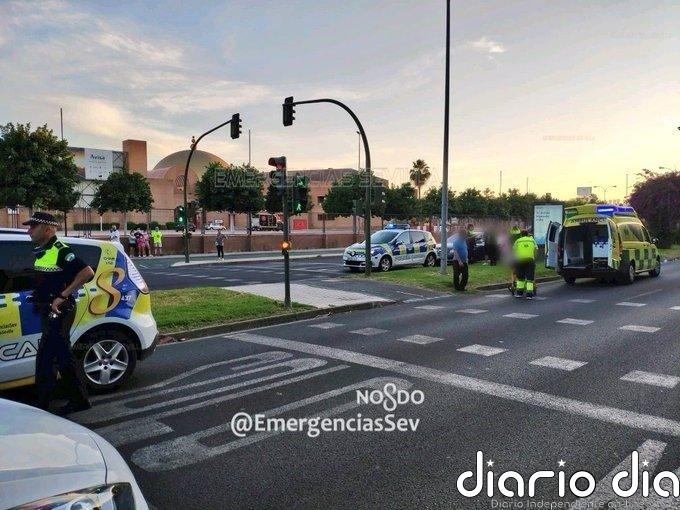 Atropellada una mujer en Sevilla Este mientras conducía un patinete eléctrico