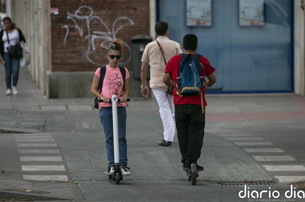 Ayuntamiento de Cádiz inicia una campaña informativa sobre las normas de circulación de bicicletas y patinetes