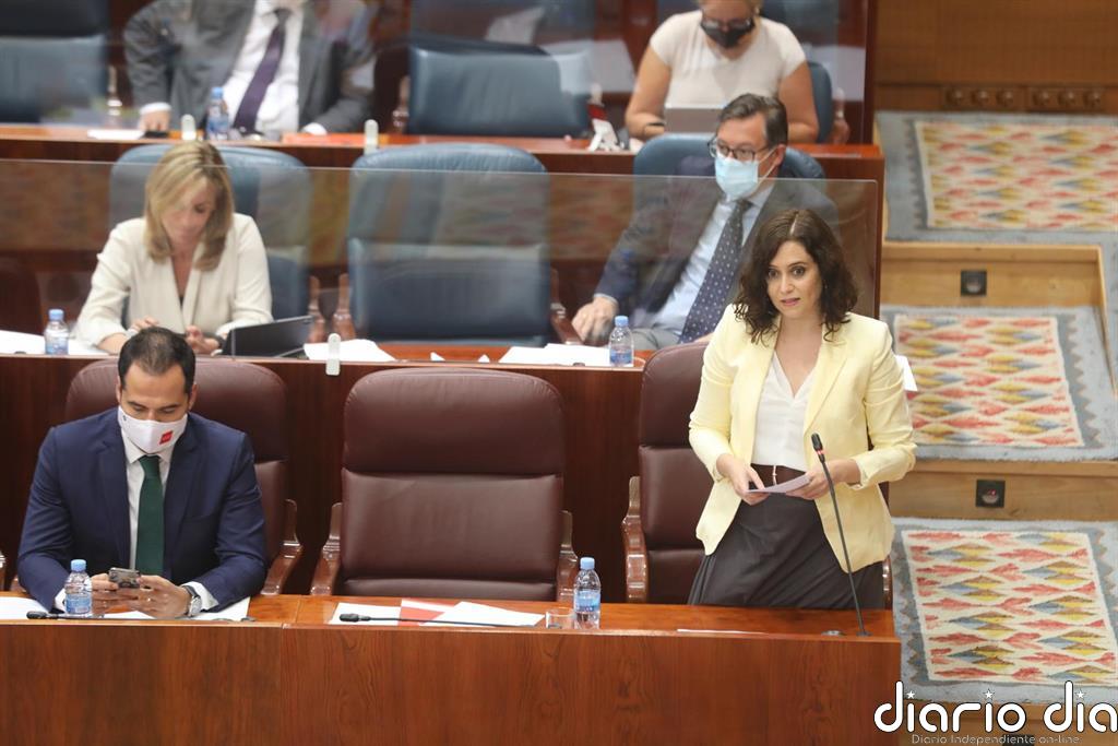 Ayuso se defiende de críticas de Podemos: "Ustedes nacen del ALBA, de la moqueta de la Complutense y de casas okupas"