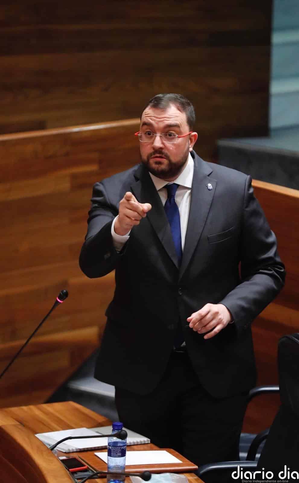 Barbón deberá explicar a la oposición la reforma de la Administración este miércoles en el pleno