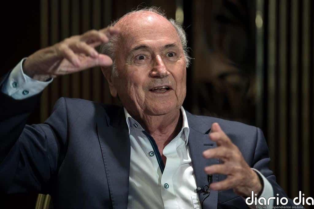 Blatter cree que tuvo que dejar la FIFA por la presión de la justicia estadounidense