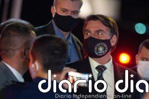 Bolsonaro insiste en que la OMS "exagera" y anima a la autoridades locales a reabrir su economía