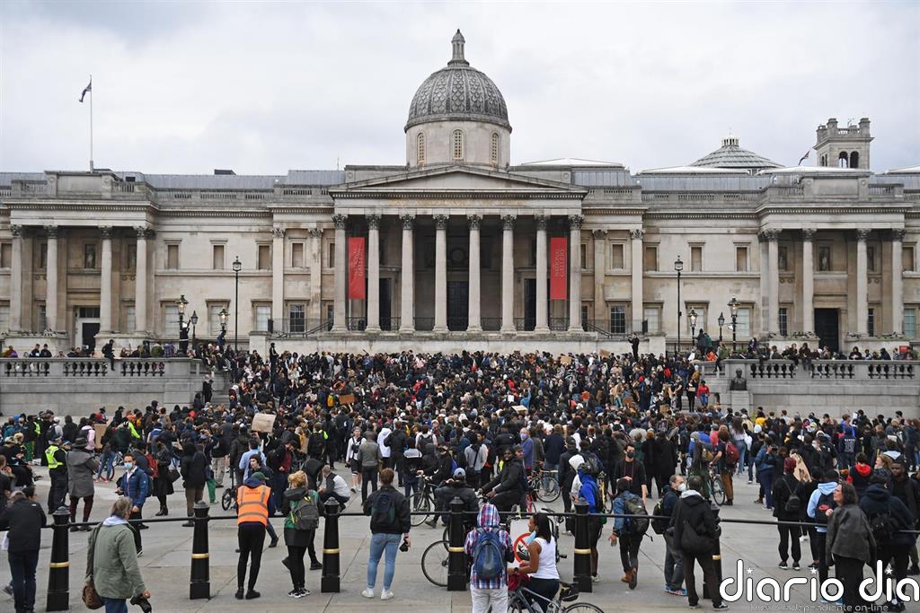 Boris Johnson dice que las protestas antirracistas en Reino Unido "han sido secuestradas por extremistas violentos"
