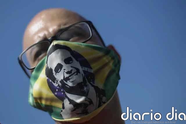 Brasil bate un nuevo récord de muertes en un día y Bolsonaro dice que "es el destino de todo el mundo"