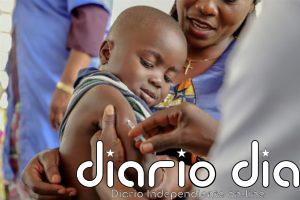 Bruselas compromete 300 millones para vacunar a niños en los países más pobres del mundo