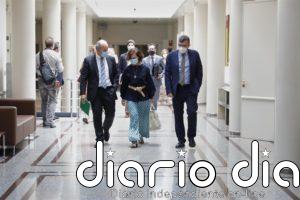 Calvo anima al Govern a proponer fecha para reunir en julio la mesa con Cataluña