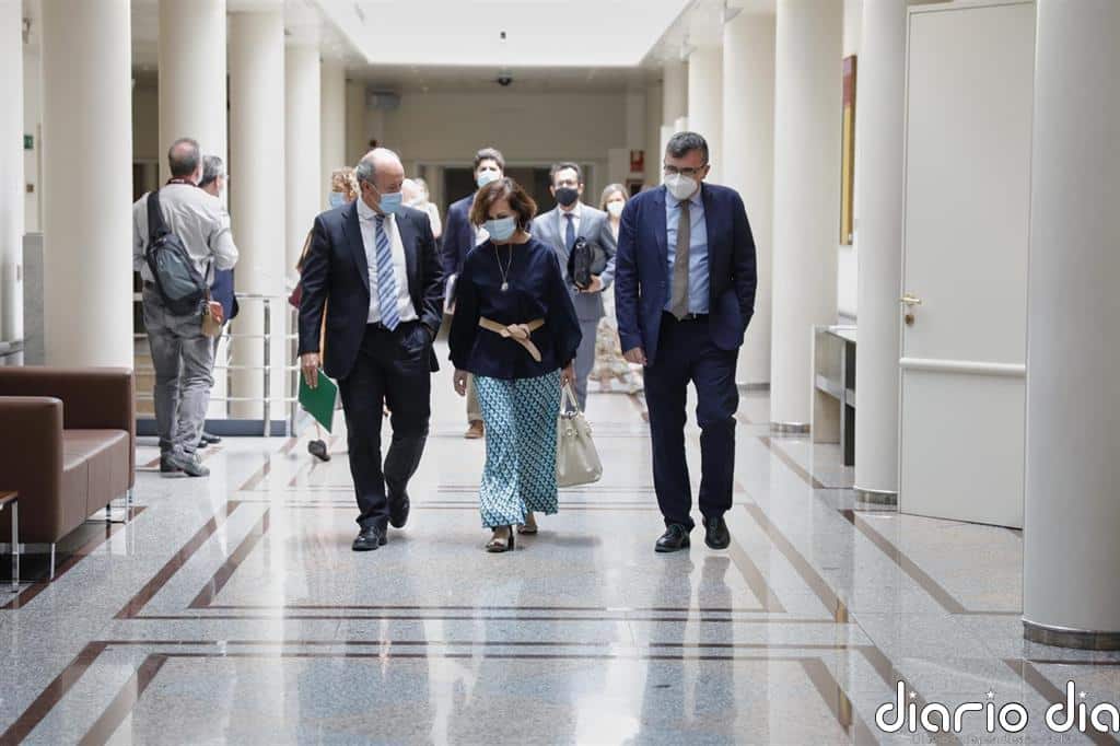 Calvo anuncia para julio un nuevo proyecto de Ley de Memoria Histórica