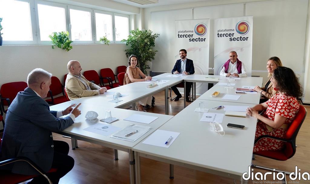Casado acusa al Gobierno de volver a los "brotes verdes" de Zapatero pese a la"grave" situación y las "colas del hambre"