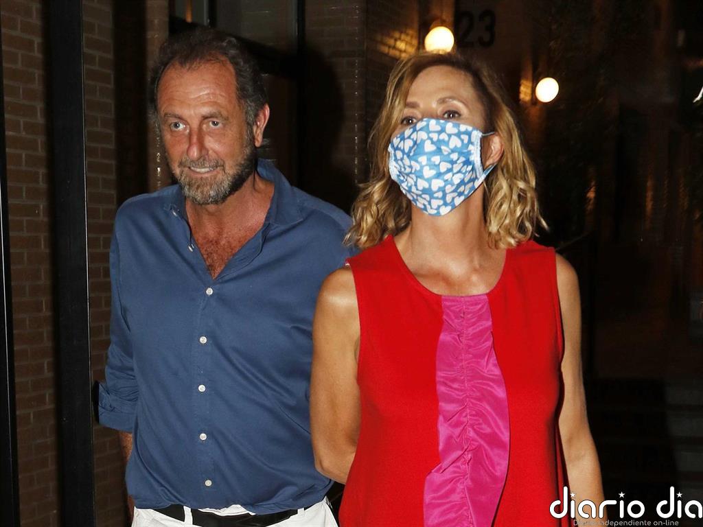 Ágatha Ruiz de la Prada y Luis Gasset protagonizan, en pleno directo, el momento más romántico de la semana