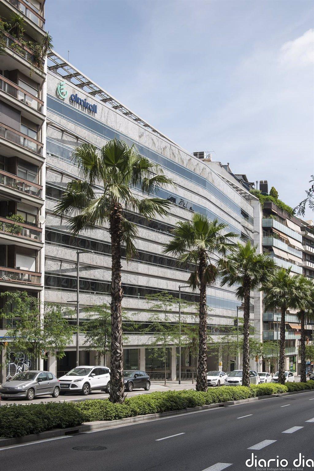 Almirall aumentará capital por 35,43 millones para el reparto de dividendo flexible
