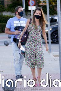 Antonio Morales Jr, plenamente recuperado del Covid, acompaña a su hija el primer día de cole