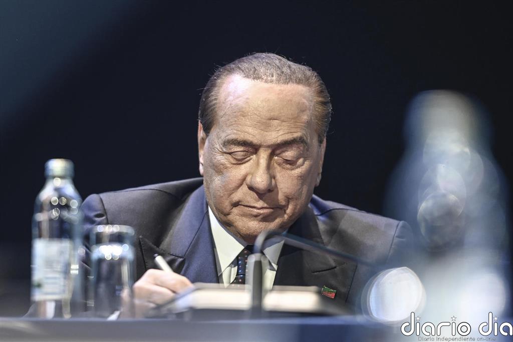 Berlusconi entra en una "fase delicada", aunque responde bien al tratamiento