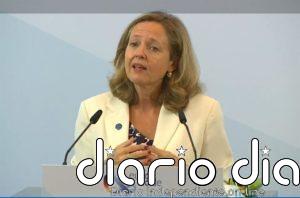 Calviño recuerda que los funcionarios han ganado poder adquisitivo en los últimos tres años