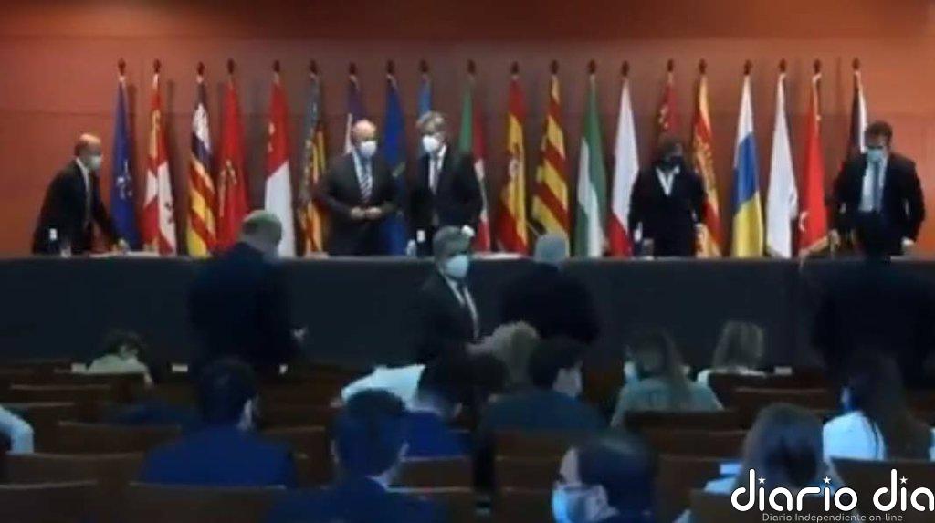 Campo no reconoce su voz en la frase "se han pasado tres montañas", al término de la entrega de despachos