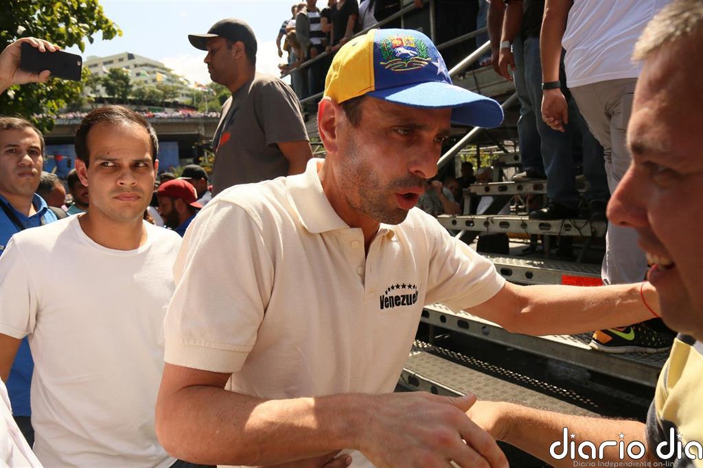 Capriles defiende que haya dado "un paso al frente" cuando "nadie más está dispuesto a asumir el riesgo"