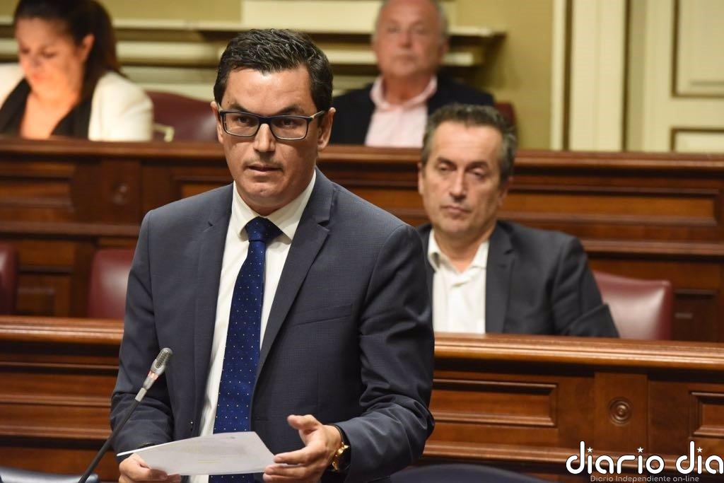 CC-PNC exige el cese de Escrivá por su "inacción" en la situación migratoria y el "desplante" al Gobierno de Canarias