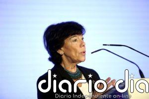 Celaá pone en valor la digitalización de la enseñanza y asegura que su ley impulsa los conocimientos en este ámbito