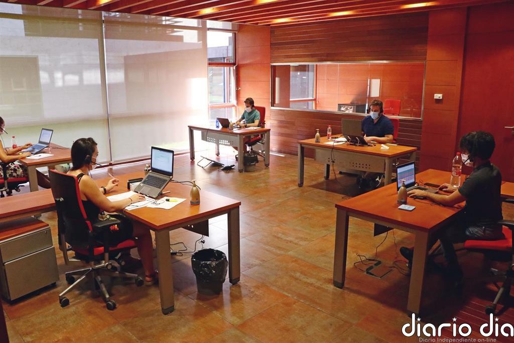 Centro de llamadas de seguimiento de pacientes crónicos y dependientes de C-LM contacta con 500 personas diariamente