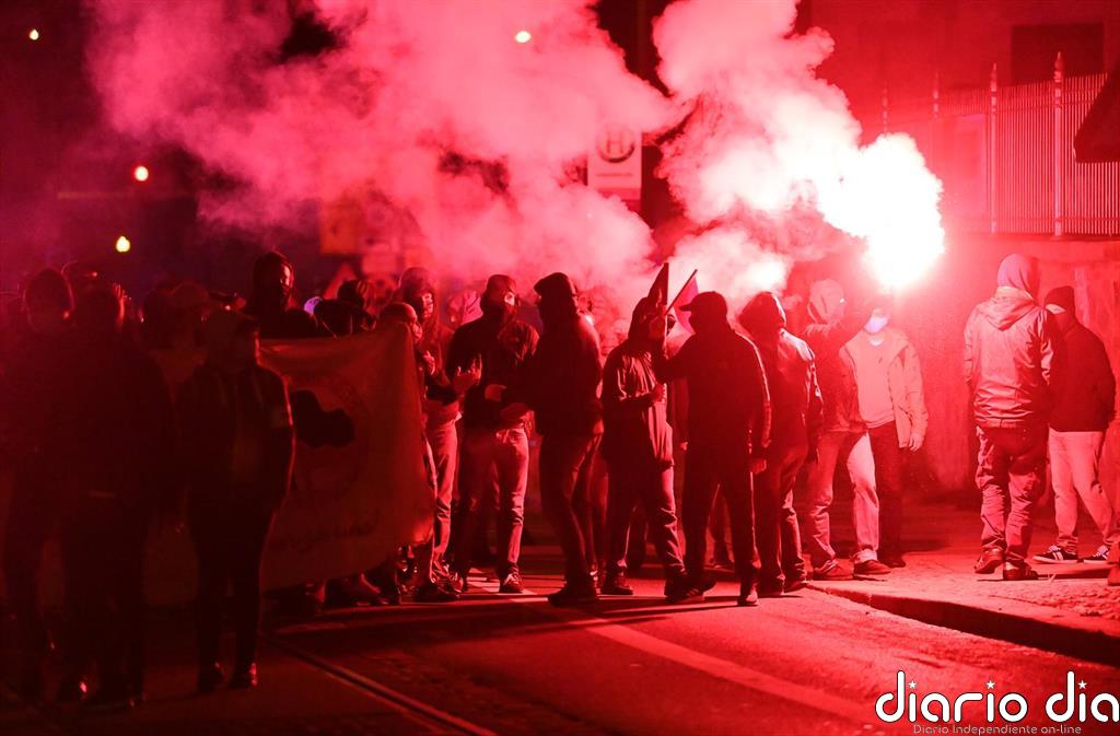 Continúa la violencia en una tercera noche de protestas en Leipzig tras el desalojo de 'okupas'