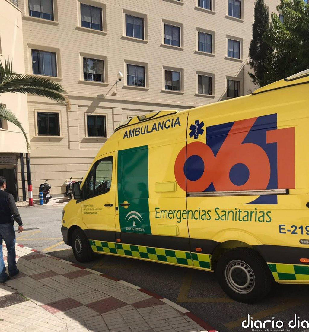 Cuatro heridos trasladados al hospital tras chocar dos turismos en la A-45 en Antequera (Málaga)