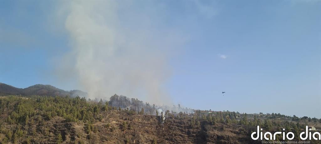 Declaran el nivel 1 en el incendio de Tijarafe (La Palma) y movilizan a 150 personas y 9 medios aéreos