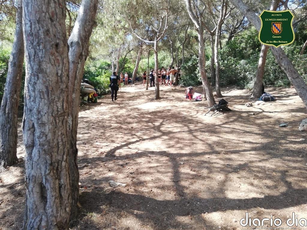 Denunciadas 18 personas por acampar al aire libre en Manacor (Mallorca)